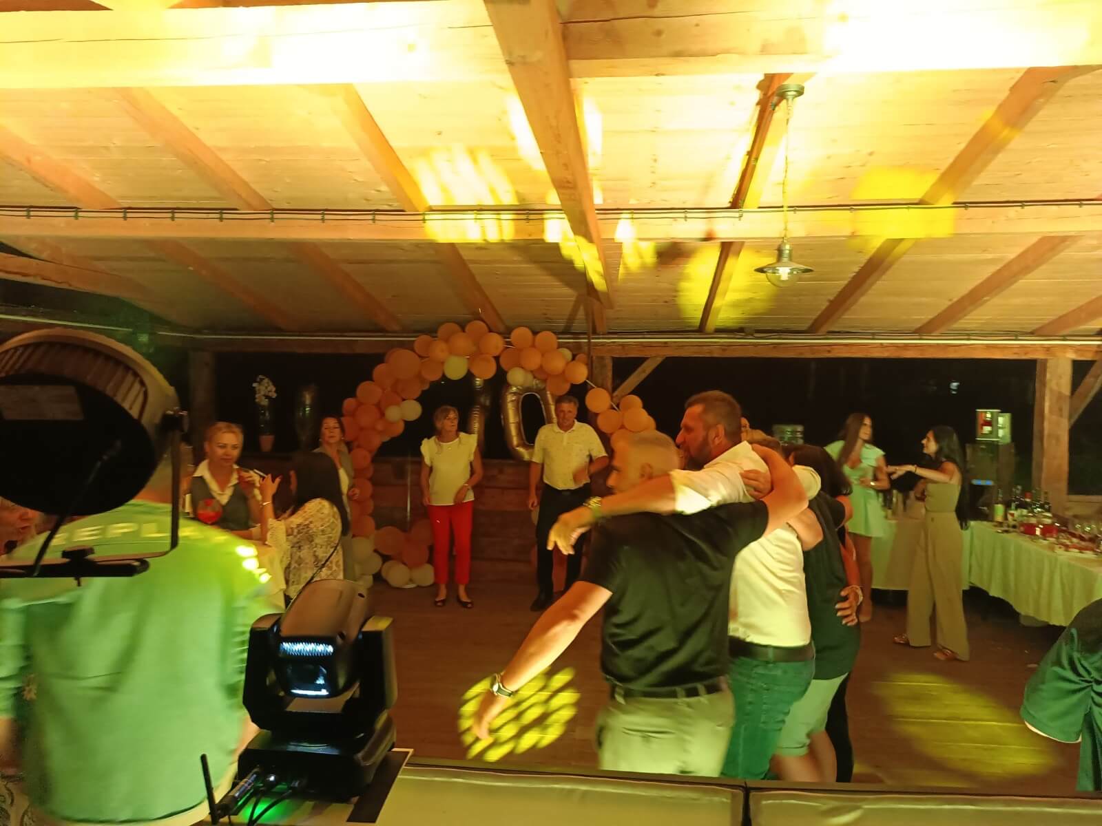 Profesionální DJ na svatbu, firemní večírky a oslavy - Ze svateb, firemních večírků a akcí