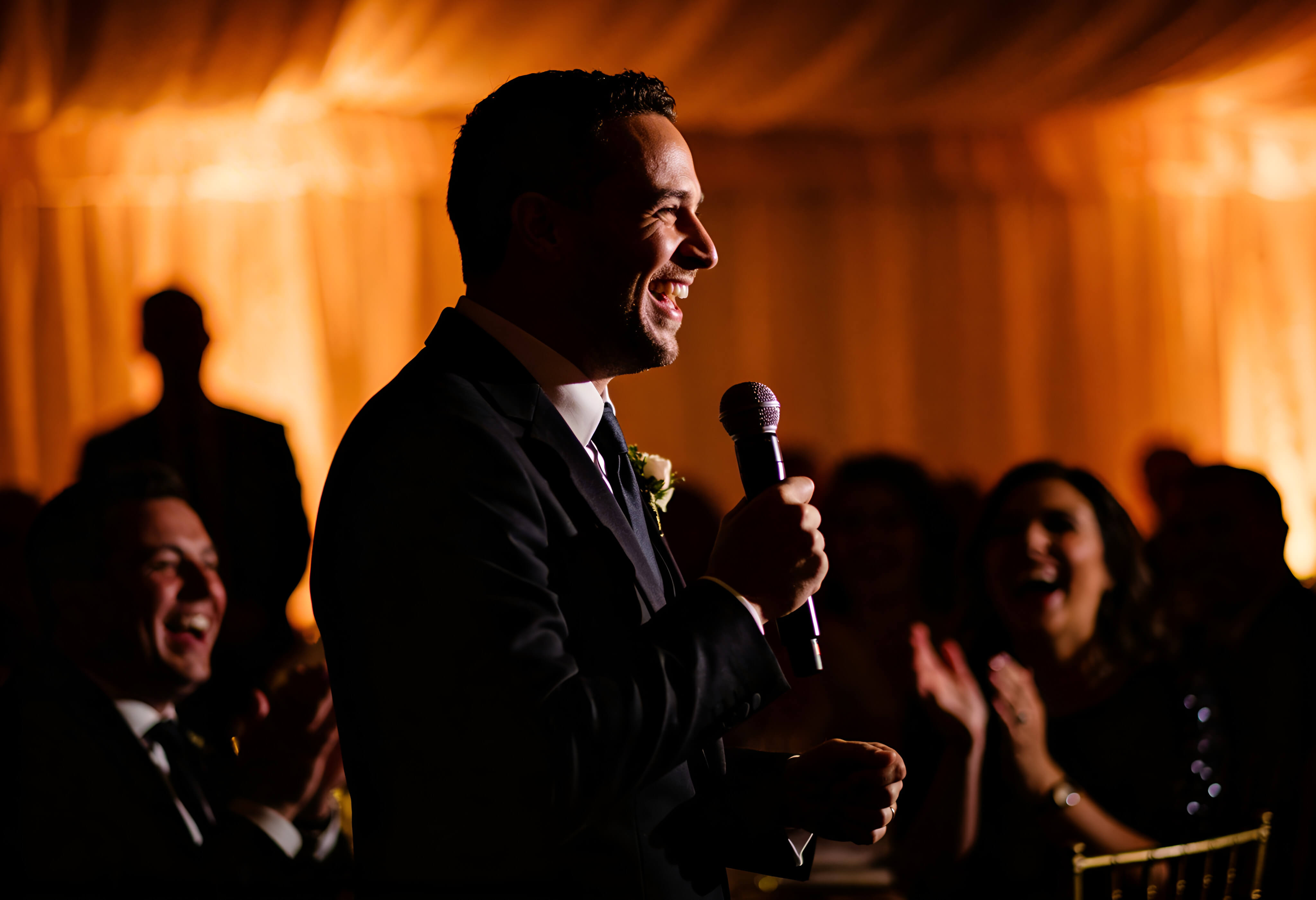 Moderátor s citem pro detail